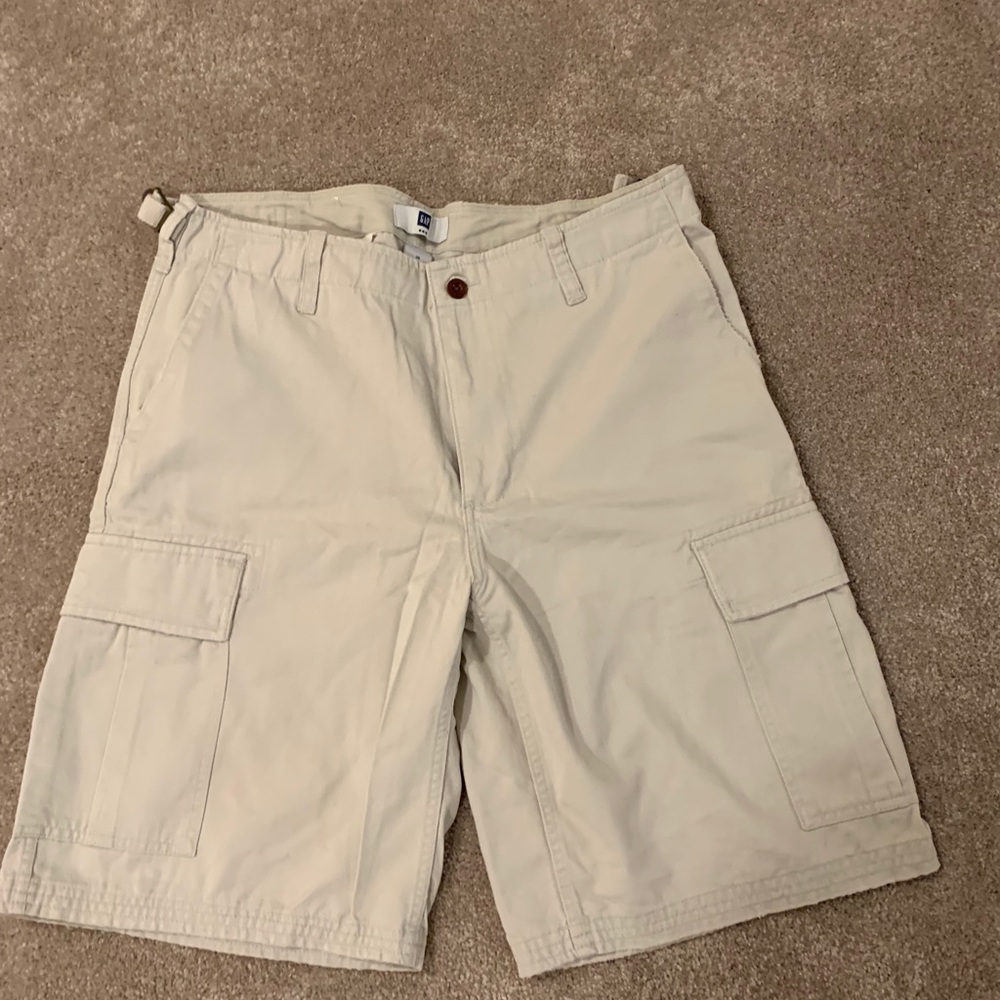 Men’s Gap cargo shorts sz 36